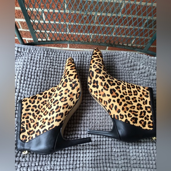 Adrienne Vittadini leopard boots Size 10 NEW - Picture 1 of 6